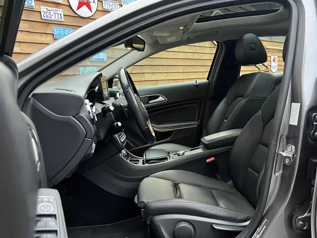 Mercedes-Benz GLA 250 4Matic LED Navi Pano Kamera GJR 05/2019-photo-16