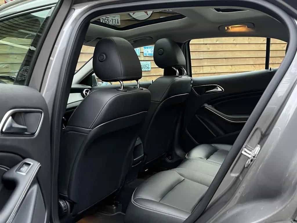 Mercedes-Benz GLA 250 4Matic LED Navi Pano Kamera GJR 05/2019-photo-25