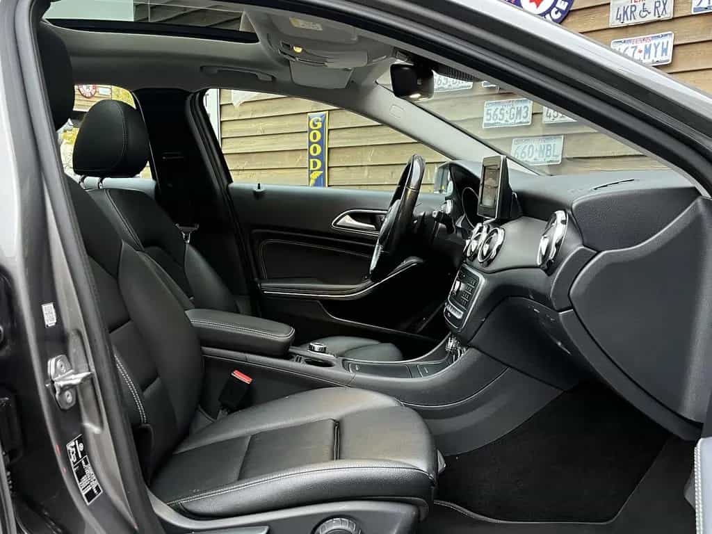 Mercedes-Benz GLA 250 4Matic LED Navi Pano Kamera GJR 05/2019-photo-27