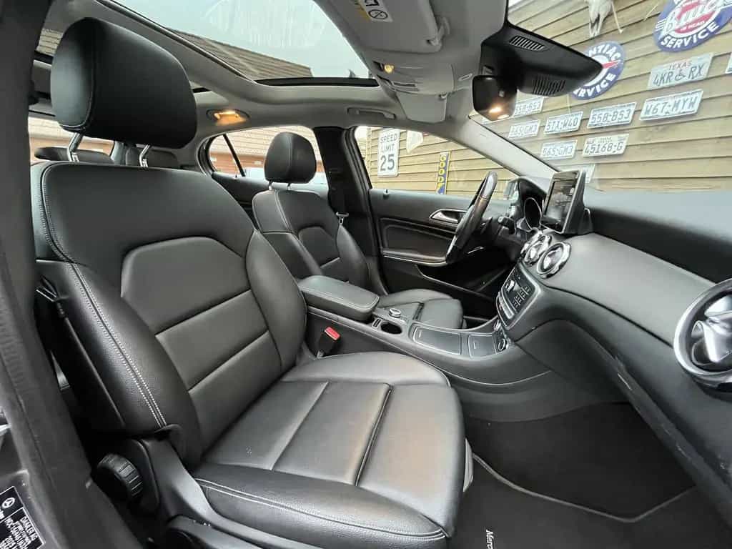 Mercedes-Benz GLA 250 4Matic LED Navi Pano Kamera GJR 05/2019-photo-29