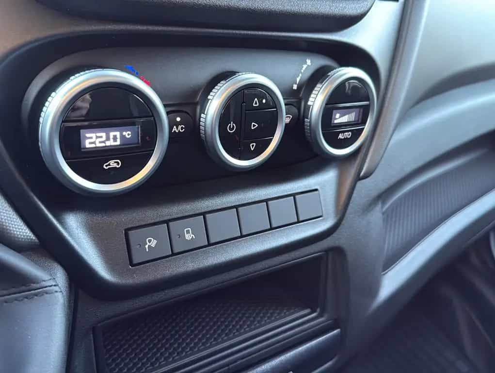 Iveco Daily 35S18 L4H2 16m³ Aut.+KÜHLER 0°+ACC+LED+NAV 11/2023-photo-14