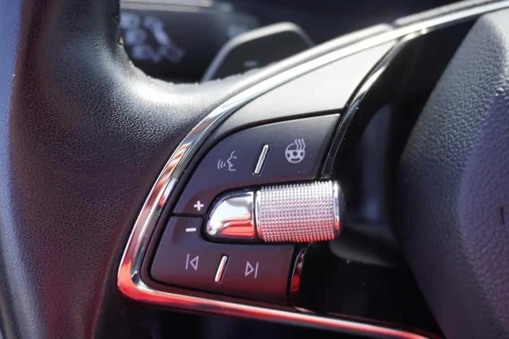 Skoda Karoq 1.5 TSI Style LED Navi ACC Kamera Keyless 06/2022-photo-16