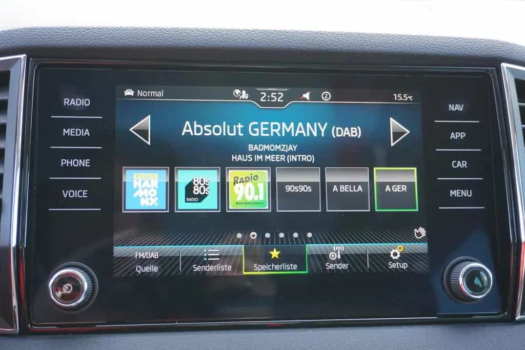 Skoda Karoq 1.5 TSI Style LED Navi ACC Kamera Keyless 06/2022-photo-23
