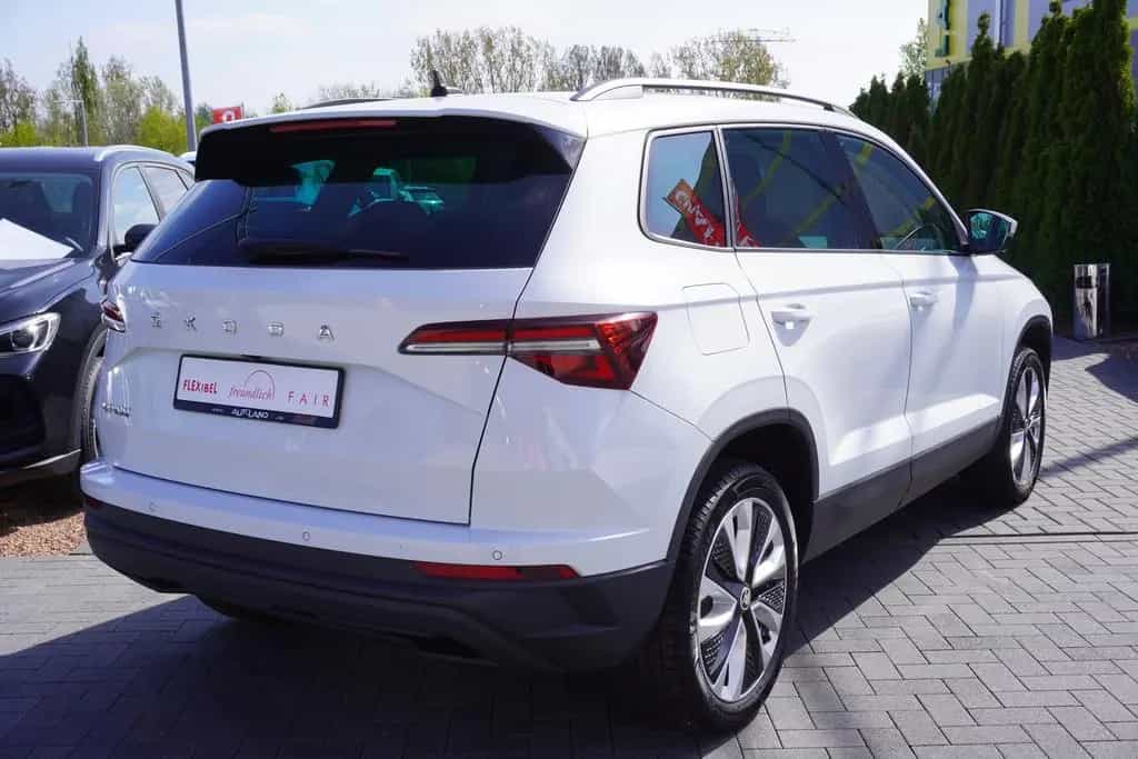 Skoda Karoq 1.5 TSI Style LED Navi ACC Kamera Keyless 06/2022-photo-4