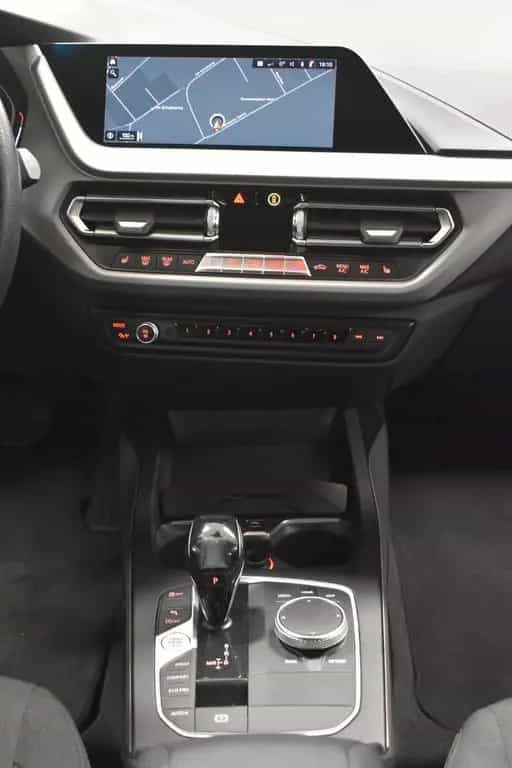 BMW 118 i Limousine Advantage *SHZ*PDC*DAB*CARPLAY 11/2020-photo-11