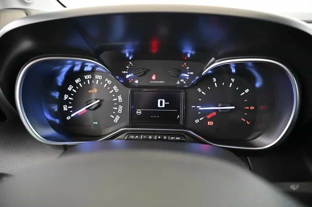 Citroën C3 Aircross 1.2 PT 110 PLUS LED/NAV/GRIP-CONTROL 03/2024-photo-30