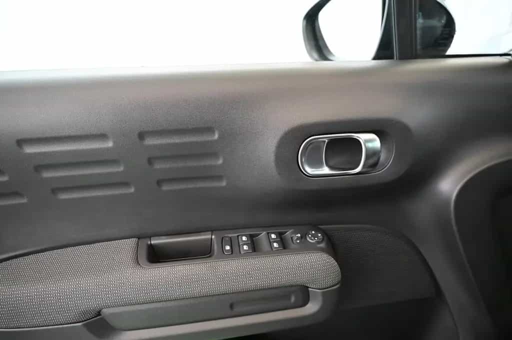 Citroën C3 Aircross 1.2 PT 110 PLUS LED/NAV/GRIP-CONTROL 03/2024-photo-27
