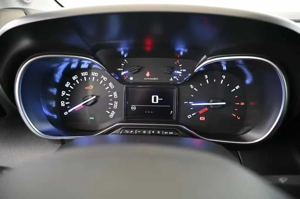Citroën C3 Aircross 1.2 PT 110 PLUS LED/NAV/GRIP-CONTROL 03/2024-photo-30