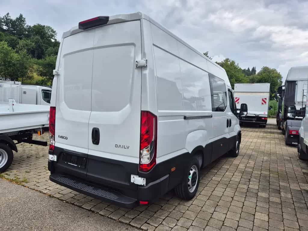 Iveco Daily 35S14 7-Sitzer DOKA 12/2025-photo-3