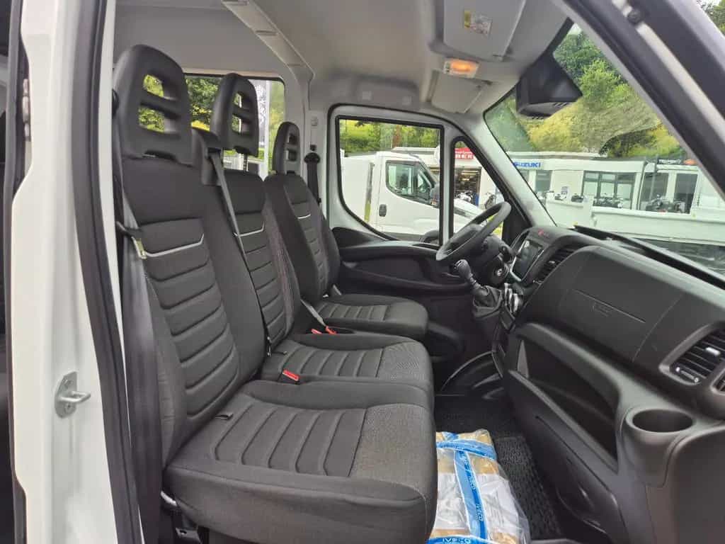 Iveco Daily 35S14 7-Sitzer DOKA 12/2025-photo-7