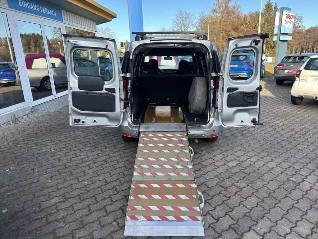 Dacia Dokker 1.2 TCE Laureate Rollstuhlrampe 07/2013-photo-0