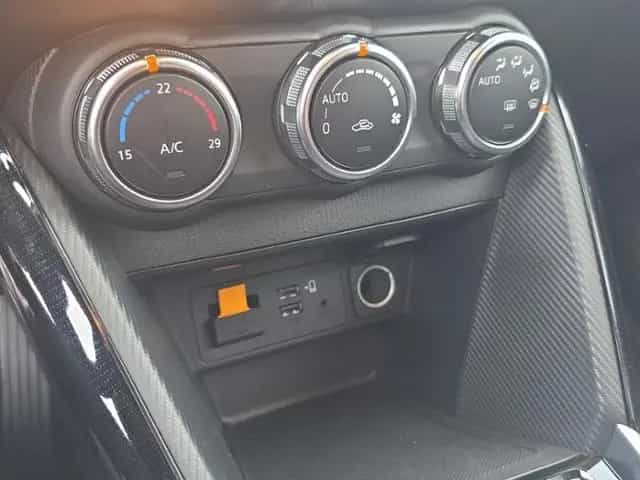 Mazda 2 1.5 SKYACTIV-G 115 Exclusive-Line 09/2023-photo-14