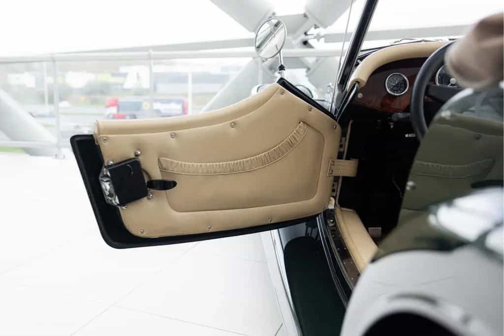 Morgan 4/4 1.6i | Bagagerek | Brooklands Green | 07/2015-photo-2