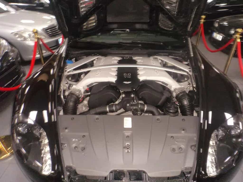 Aston Martin V12 Vantage 6.0 S Mega Voll 06/2015-photo-14