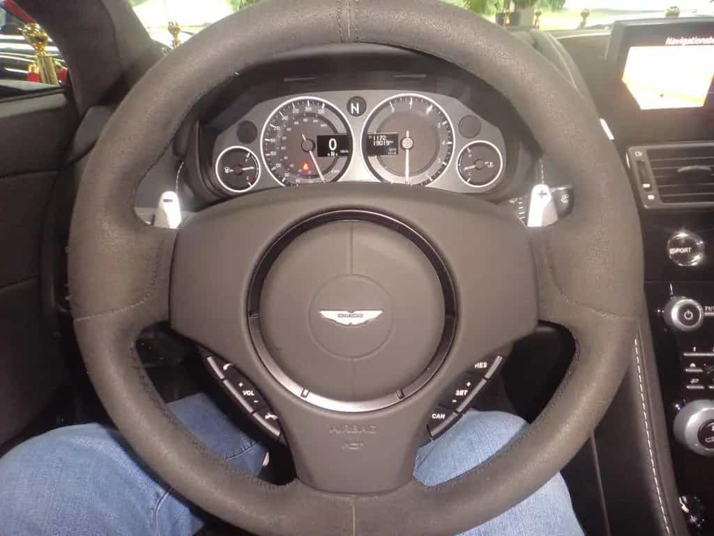Aston Martin V12 Vantage 6.0 S Mega Voll 06/2015-photo-5