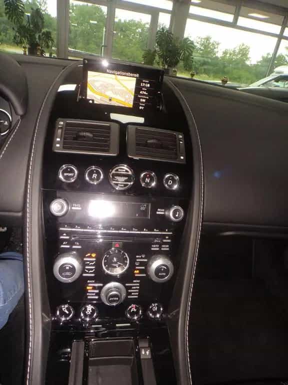 Aston Martin V12 Vantage 6.0 S Mega Voll 06/2015-photo-6
