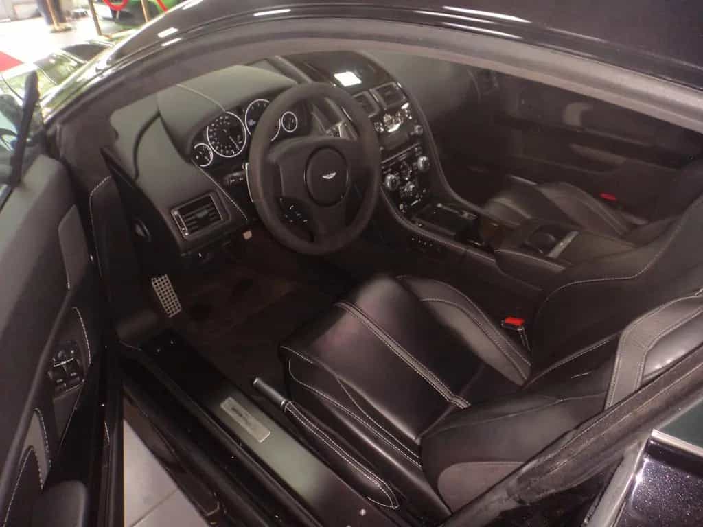Aston Martin V12 Vantage 6.0 S Mega Voll 06/2015-photo-7