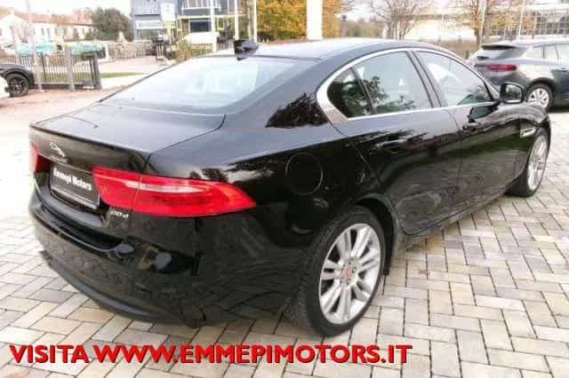 Jaguar XE XE 2.0 D 180 CV aut. Prestige 09/2019-photo-4