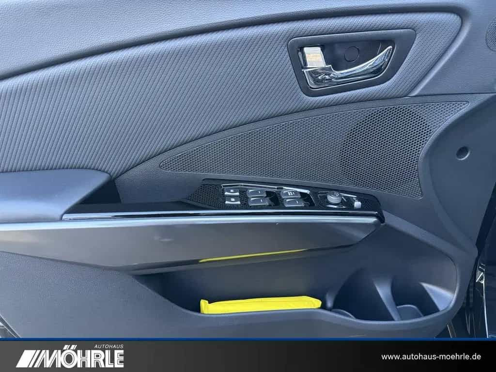 KGM Tivoli 1.5 P Blackline LED 18 Zoll Kamera Navi 07/2023-photo-6