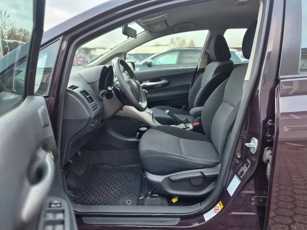 Toyota Auris 1.6 Valvematic Life+ MultiMode Tempomat 11/2010-photo-10