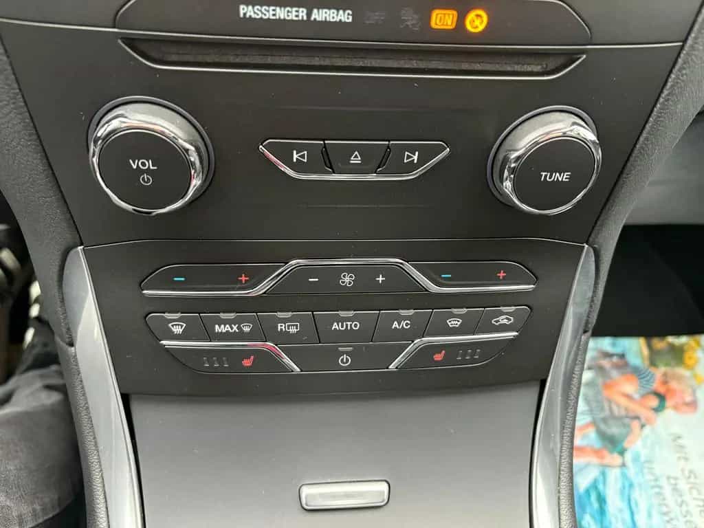 Ford S-Max Titanium AHK NAVI LED ACC PDC RFK LM SRWR 03/2018-photo-13