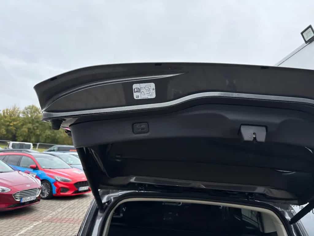 Ford S-Max Titanium AHK NAVI LED ACC PDC RFK LM SRWR 03/2018-photo-7