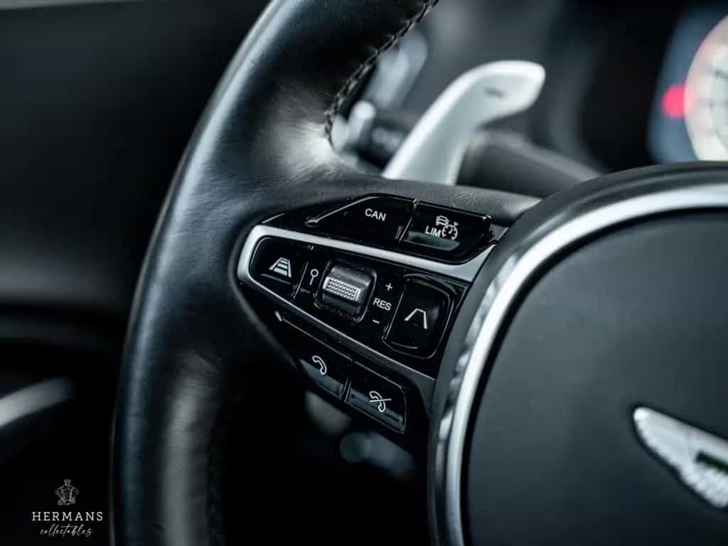Aston Martin DBX 4.0 V8 1913 / 1 of 500 / Limited / Pano / Me 11/2020-photo-21