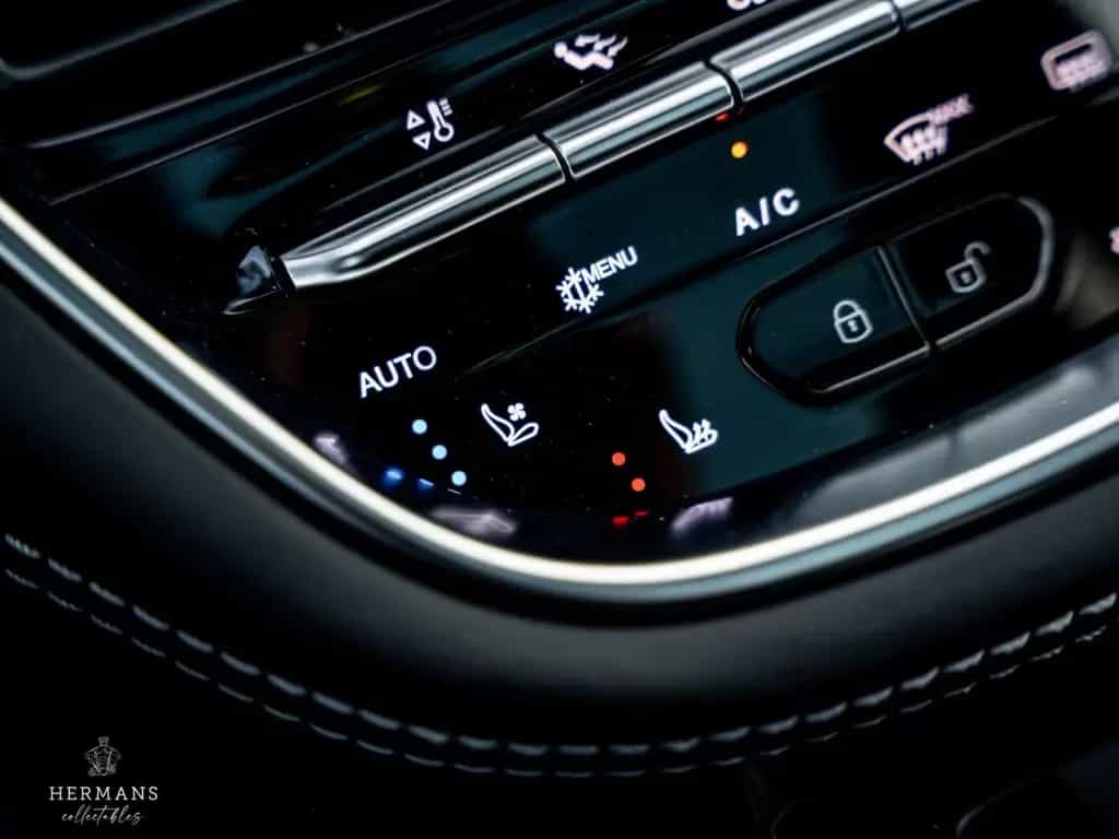 Aston Martin DBX 4.0 V8 1913 / 1 of 500 / Limited / Pano / Me 11/2020-photo-25