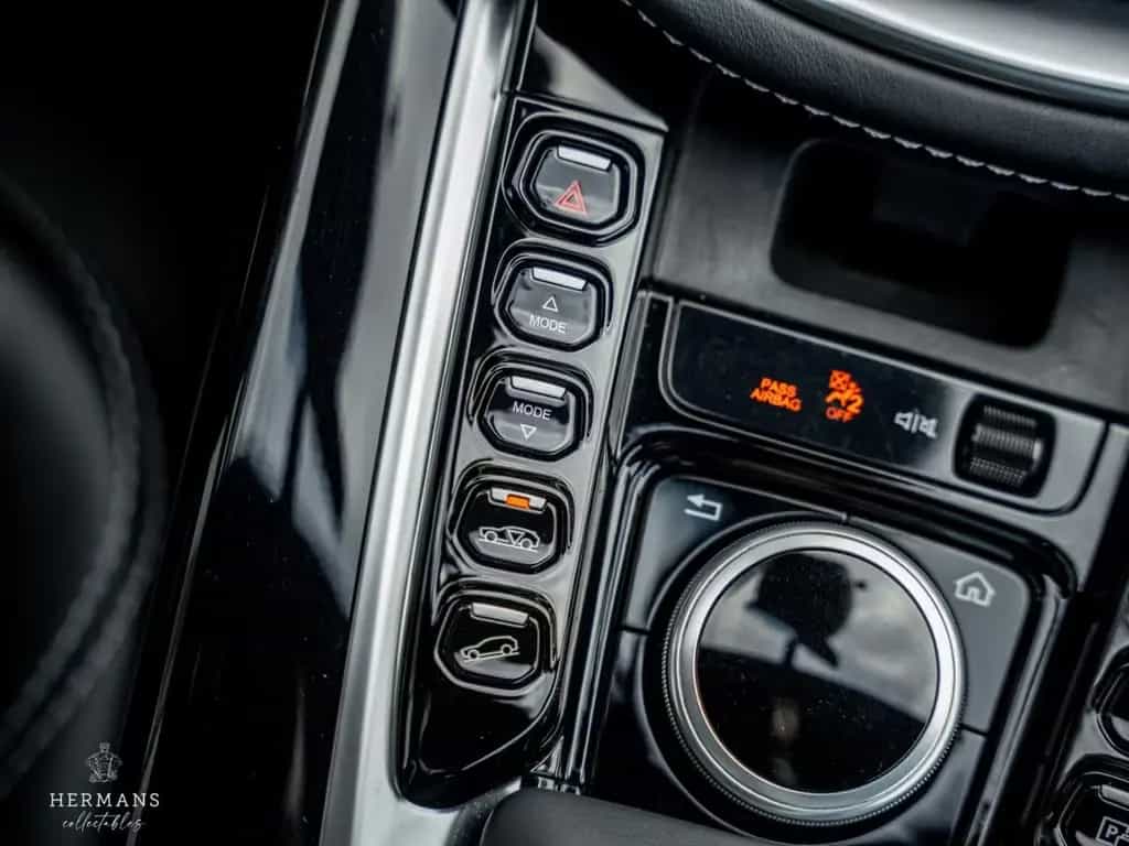 Aston Martin DBX 4.0 V8 1913 / 1 of 500 / Limited / Pano / Me 11/2020-photo-28
