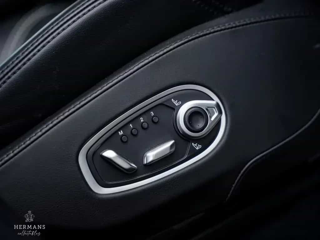 Aston Martin DBX 4.0 V8 1913 / 1 of 500 / Limited / Pano / Me 11/2020-photo-30