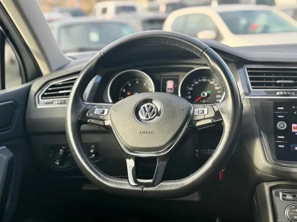 Volkswagen Tiguan Highline 4Motion Automatik LED PANO HUD 05/2019-photo-13