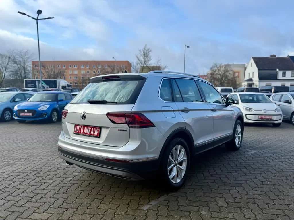 Volkswagen Tiguan Highline 4Motion Automatik LED PANO HUD 05/2019-photo-4