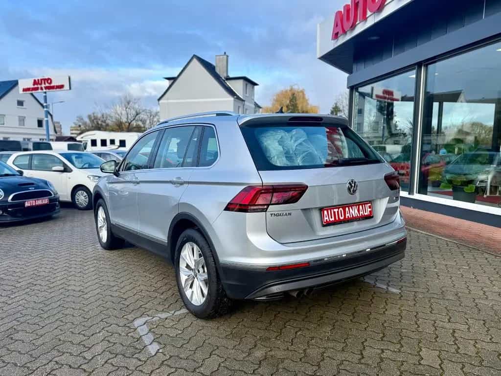 Volkswagen Tiguan Highline 4Motion Automatik LED PANO HUD 05/2019-photo-6