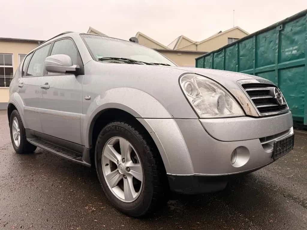 Ssangyong REXTON 2.7*7Sitzer*Automatik*R-Kamera*Leder* 02/2010-photo-0