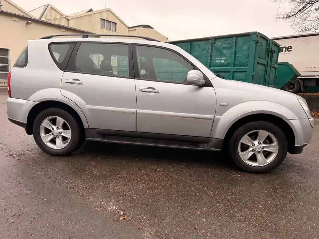 Ssangyong REXTON 2.7*7Sitzer*Automatik*R-Kamera*Leder* 02/2010-photo-6