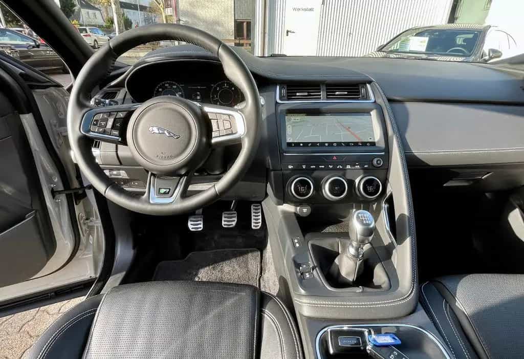 Jaguar E-Pace 2.0d AWD"BLACK PACK"+Panorama+KAMERA+1.HD 07/2019-photo-12