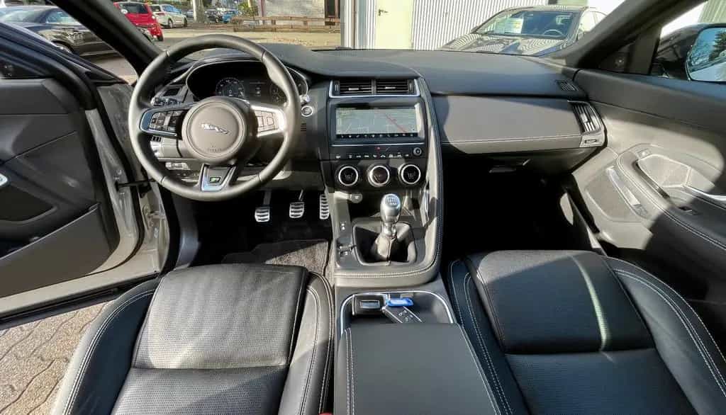 Jaguar E-Pace 2.0d AWD"BLACK PACK"+Panorama+KAMERA+1.HD 07/2019-photo-13