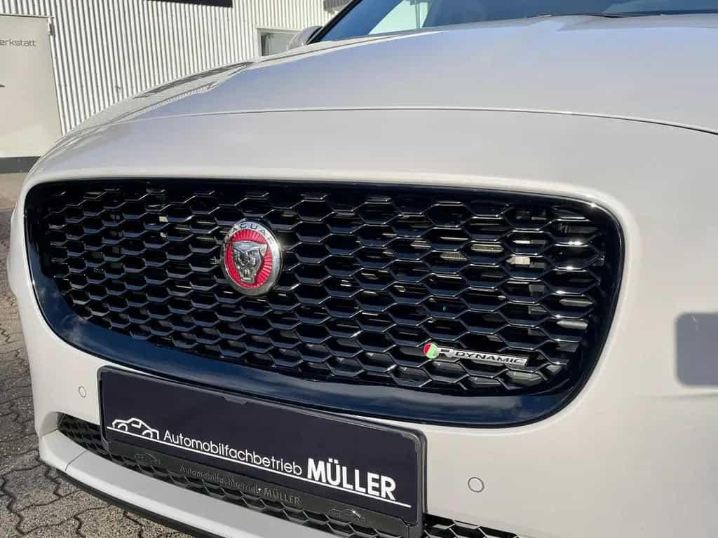 Jaguar E-Pace 2.0d AWD"BLACK PACK"+Panorama+KAMERA+1.HD 07/2019-photo-19