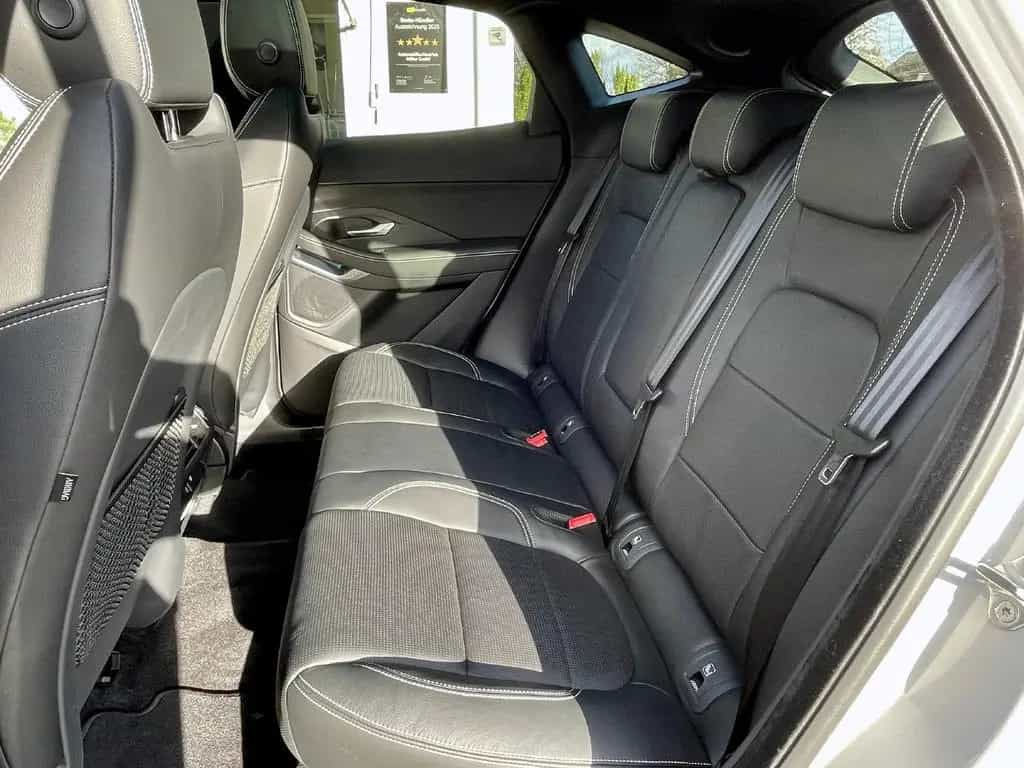 Jaguar E-Pace 2.0d AWD"BLACK PACK"+Panorama+KAMERA+1.HD 07/2019-photo-20