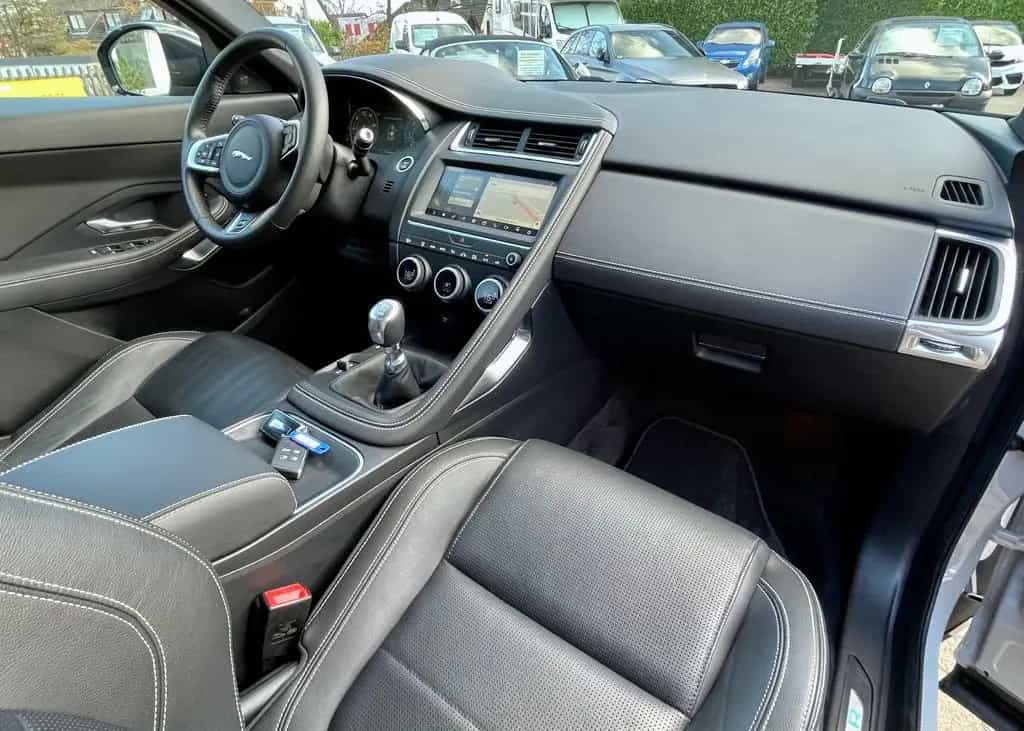 Jaguar E-Pace 2.0d AWD"BLACK PACK"+Panorama+KAMERA+1.HD 07/2019-photo-27