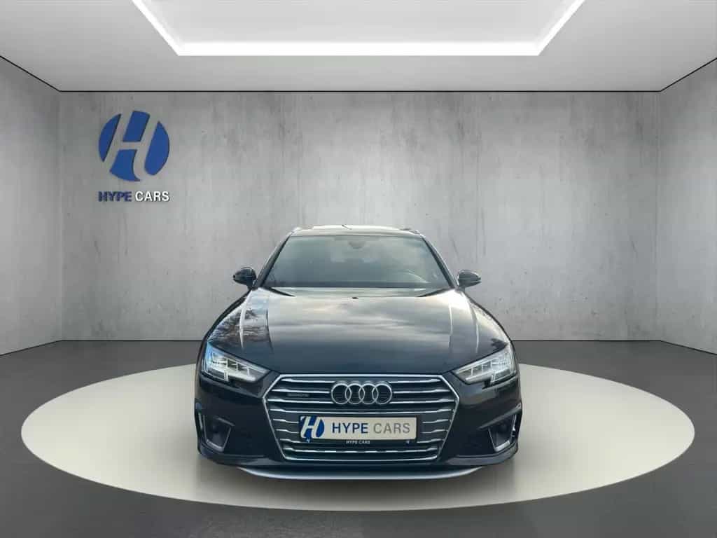 Audi A4 40TDI qua S-Line VirtualC Pano Matrix RFK ACC 10/2019-photo-1
