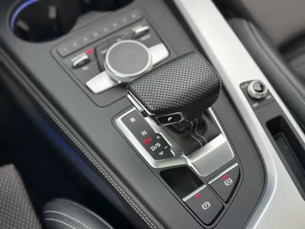 Audi A4 40TDI qua S-Line VirtualC Pano Matrix RFK ACC 10/2019-photo-21