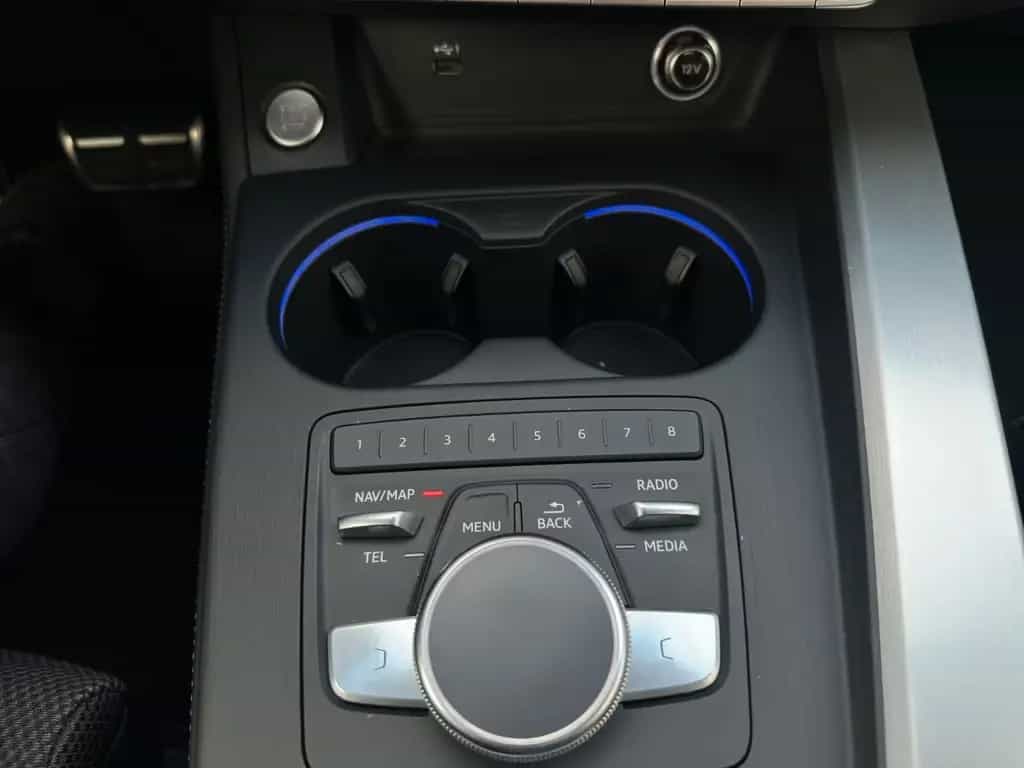 Audi A4 40TDI qua S-Line VirtualC Pano Matrix RFK ACC 10/2019-photo-23