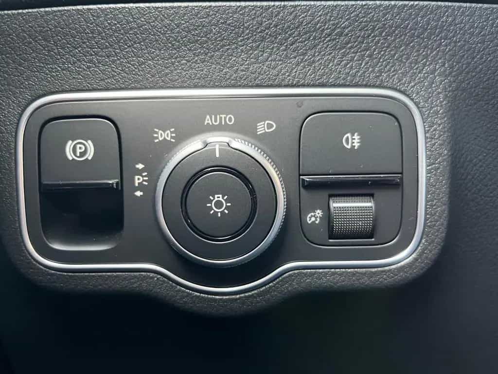 Mercedes-Benz GLA 200 Progressive Multibeam*AHK*EasyPack*Guard 02/2025-photo-21