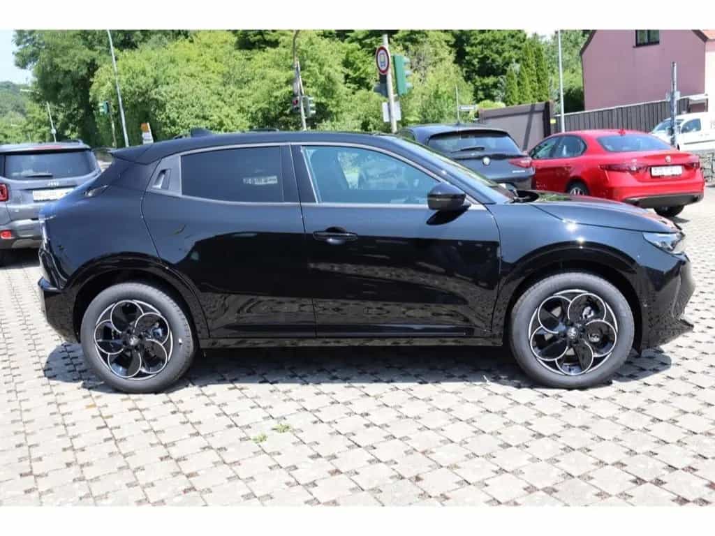 Alfa Romeo Junior IBRIDA Q4 1.2 VGT 145PS DCT6 SCHIEBEDACH 01/2026-photo-2
