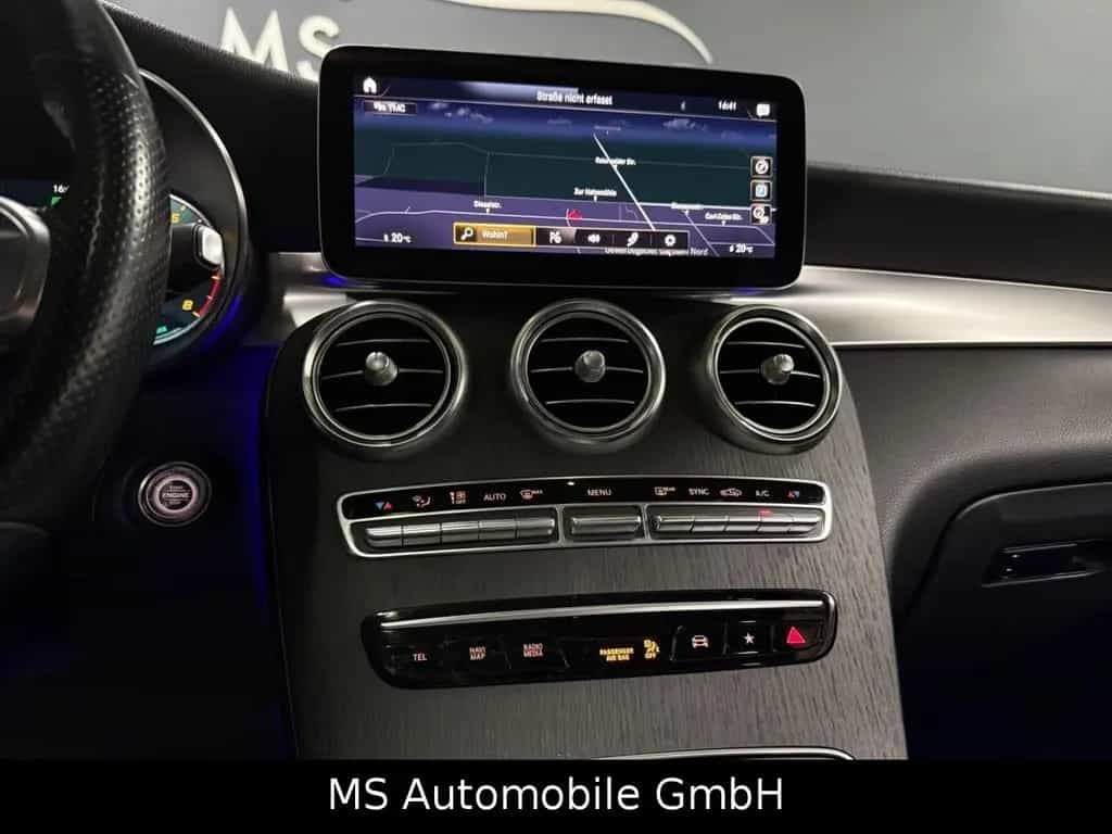 Mercedes-Benz GLC-Class Coupe 300 4Matic Amg Line 09/2019-photo-20