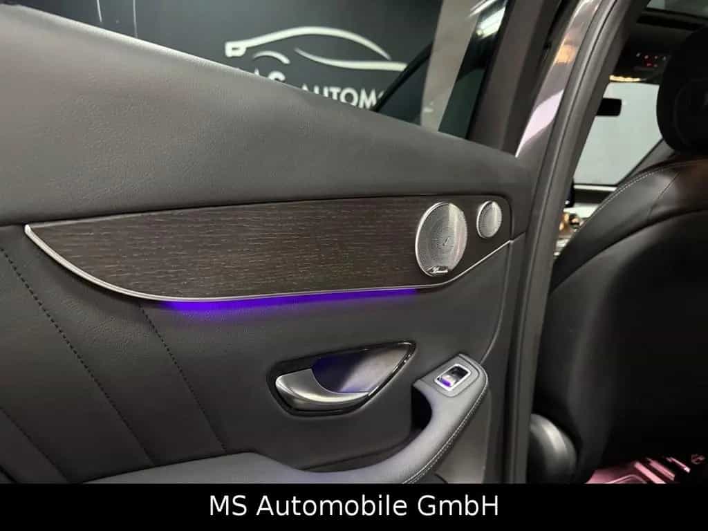 Mercedes-Benz GLC-Class Coupe 300 4Matic Amg Line 09/2019-photo-29