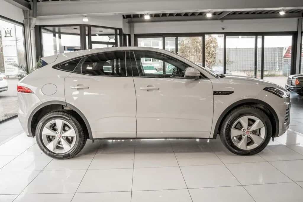 Jaguar E-Pace 2.0 D R-Dynamic S AWD Autom. NAVI LED RFK 02/2021-photo-4