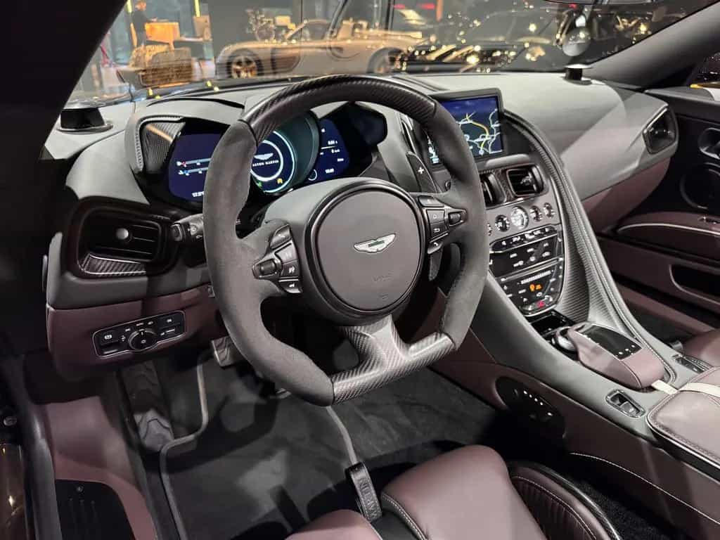 Aston Martin DBS 770 Ultimate Volante 1of199 Dt. Auto*u-frei 11/2023-photo-13