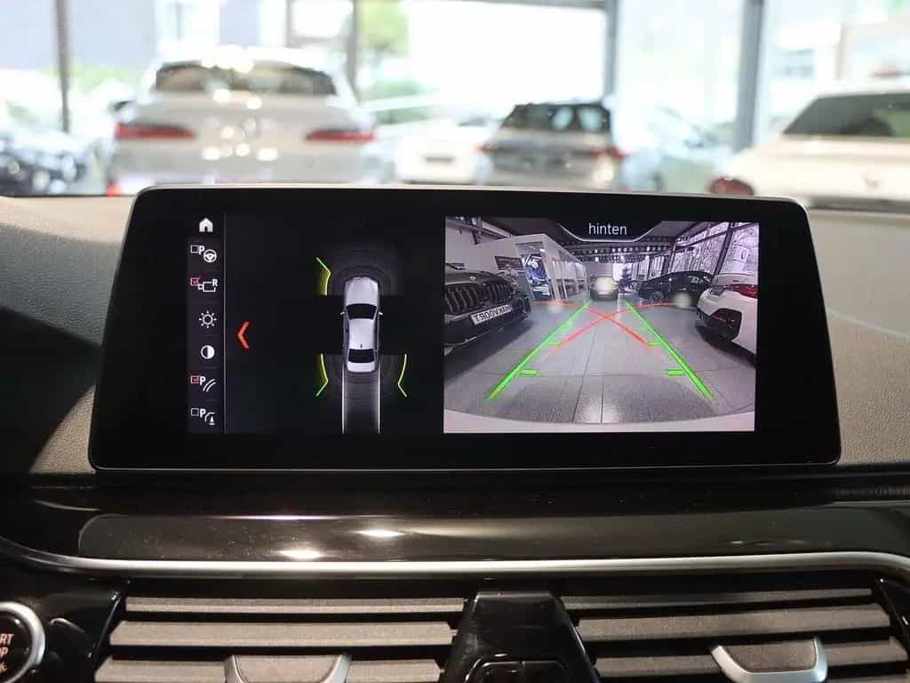BMW 5 Series 530d Sport Line "Limousine" AHK Head-Up 10/2018-photo-12